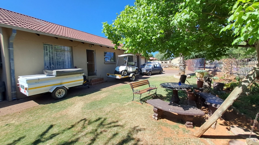 4 Bedroom Property for Sale in Uitsig Free State